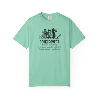 Booktrovert Tee