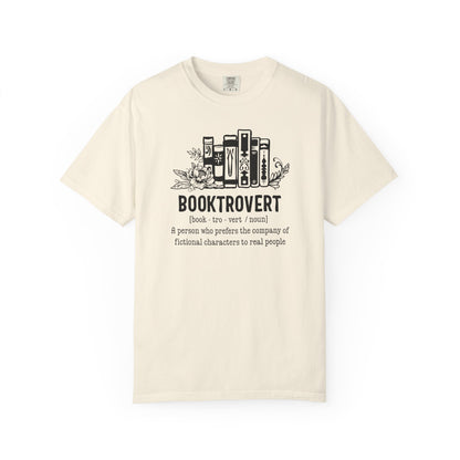Booktrovert Tee