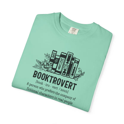 Booktrovert Tee