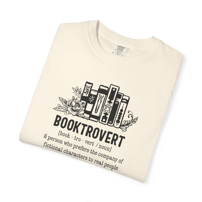 Booktrovert Tee