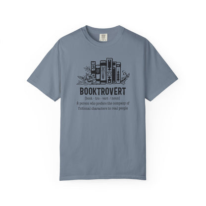 Booktrovert Tee