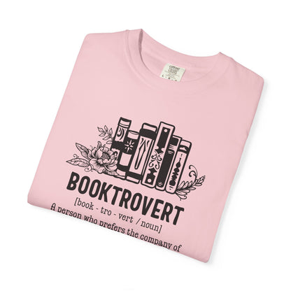 Booktrovert Tee