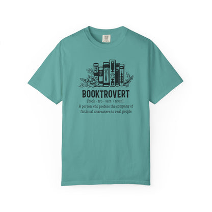 Booktrovert Tee