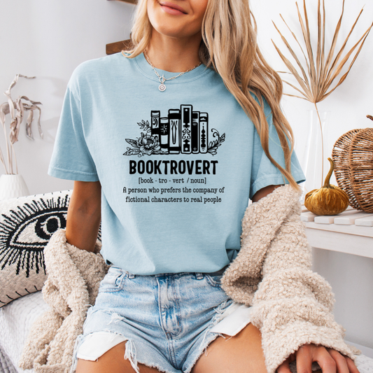 Booktrovert Tee